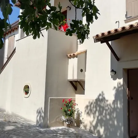 Alle Grotte Di Onferno Hostel *
