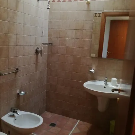Alle Grotte Di Onferno Hostel *